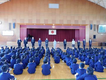 １
